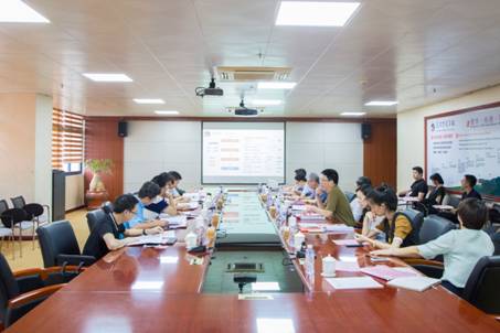 说明: D:\LYH工作日志\2018-2019(2)工作日志\2019年新专业申报\20190719专家评审会\会议照片\IMG_2666.JPG